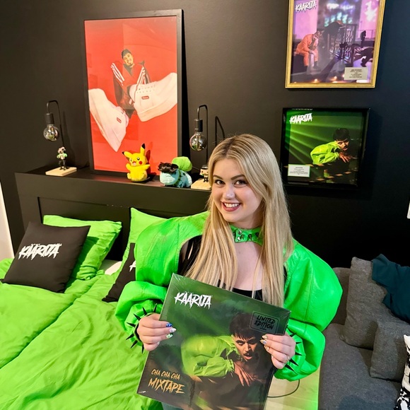 Meet your Posher, Ally - Picture 10 of 14